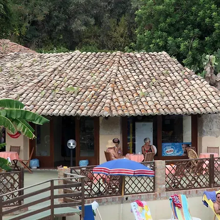 Baia Delle Sirene 4* בריאטיקו