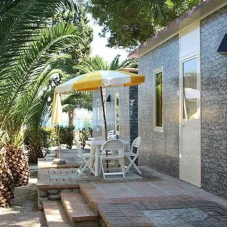 מלון Baia Delle Sirene 4*